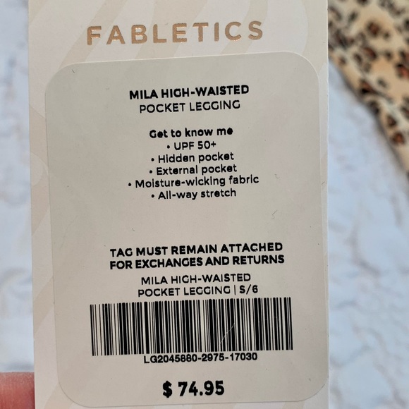 Fabletics high wasted pocket legging and medium impact sports bra - Picture 4 of 12